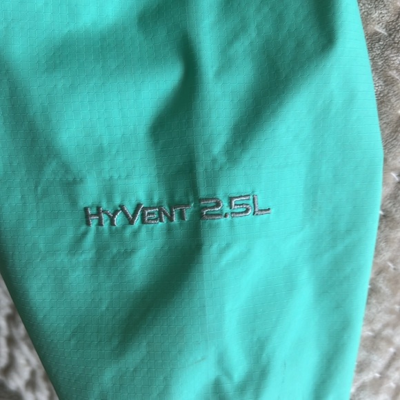 The North face women’s rain jacket hyvent 2.5 - Picture 8 of 8